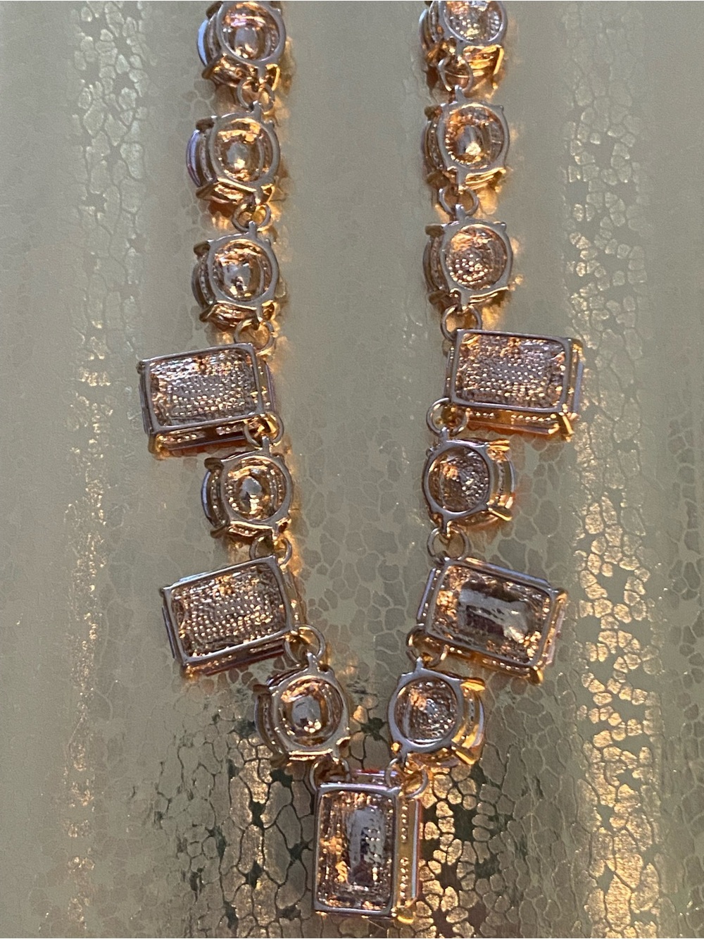 NWT Olivia Welles 14K Gold-Plated Peach Statement Necklace - Picture 6 of 7